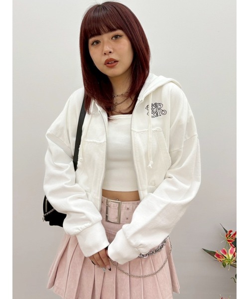 EVRIS(エヴリス)の「ワンポイントロゴショートパーカー【セットアップ着用可能】春服(パーカー・レディース・その他1/グレー/ホワイト・FREE)」の2枚目の写真
