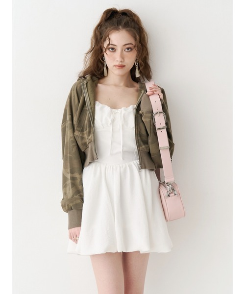 EVRIS(エヴリス)の「ワンポイントロゴショートパーカー【セットアップ着用可能】春服(パーカー・レディース・その他1/グレー/ホワイト・FREE)」の5枚目の写真