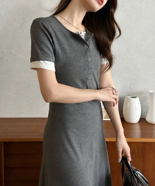 Eclat one(エクラワン)の「【Eclat one】バイカラー レイヤード ヘンリーネック ロング ワンピース(ワンピース・レディース・ブラック/ネイビー/グレー・FREE)」の10枚目の写真