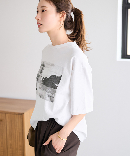 FRAMeWORK（フレームワーク）の「PHOTO T-SHIRT（Tシャツ/カットソー・レディース・ホワイト/ライトグレー・FREE）」の16枚目の写真