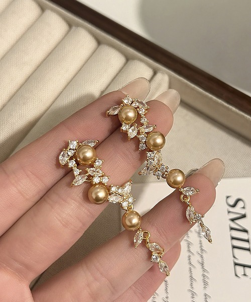 Leja(レジャ)の「【LEJA】マーキスビジューゴールドパールスウィングピアス結婚式 パーティー 成人式 二次会 同窓会 お呼ばれ オケージョン 20代 30代(ピアス(両耳用)・レディース・ゴールド・FREE)」の3枚目の写真