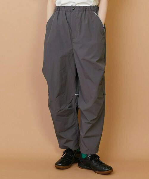 FRAPBOIS（フラボア）の「UMBRO TRACK-PANTS（その他パンツ・レディース・グレー/ブラック・1/2）」の3枚目の写真