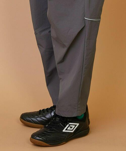 FRAPBOIS（フラボア）の「UMBRO TRACK-PANTS（その他パンツ・レディース・グレー/ブラック・1/2）」の8枚目の写真