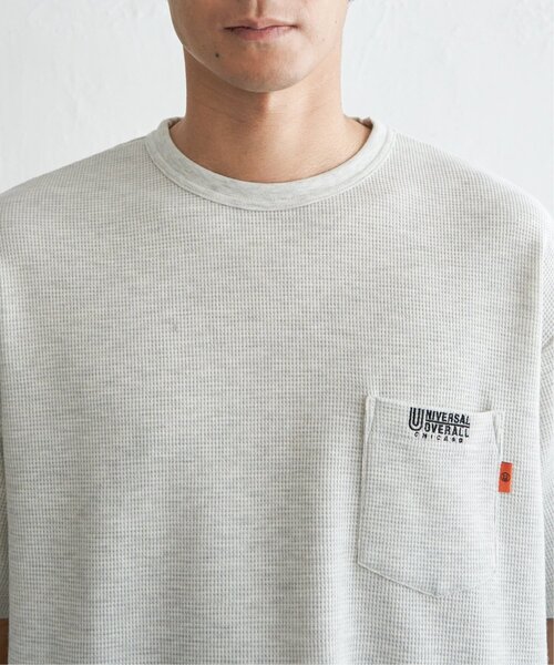 UNIVERSAL OVERALL(ユニバーサルオーバーオール)の「UNIVERSAL OVERALL ユニバーサルオーバーオール DAILYワンポイント刺繍Tシャツ(Tシャツ/カットソー・メンズ・アイボリー/ブラック/ホワイト・XL/L/M/S)」の4枚目の写真