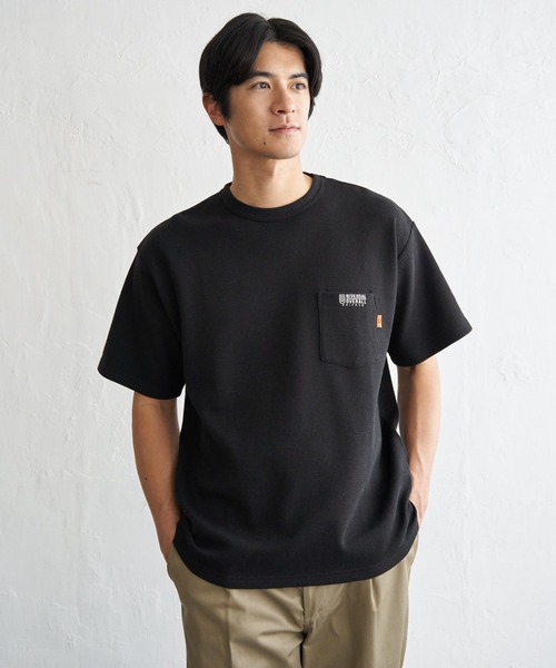 UNIVERSAL OVERALL(ユニバーサルオーバーオール)の「UNIVERSAL OVERALL ユニバーサルオーバーオール DAILYワンポイント刺繍Tシャツ(Tシャツ/カットソー・メンズ・アイボリー/ブラック/ホワイト・XL/L/M/S)」の3枚目の写真