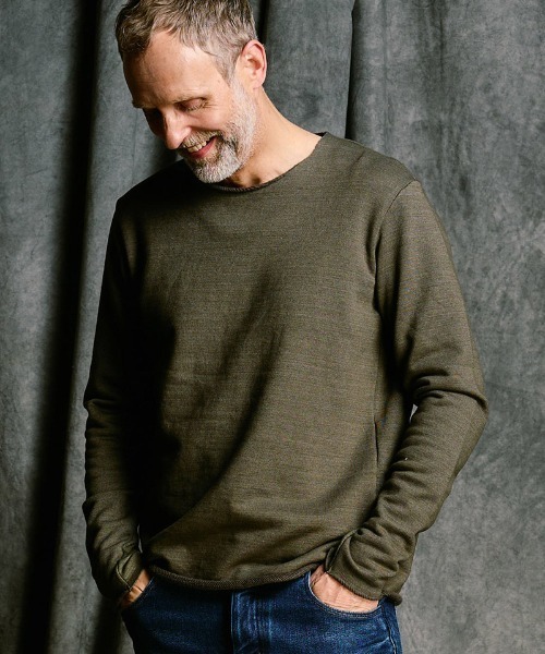 wjk(ダヴルジェイケイ)の「msw1866- cut-off light sweatshirt スウェット(7139 cj54j)(スウェット・メンズ・カーキ/インディゴブルー/トップグレー・S/M/L/XL)」の4枚目の写真