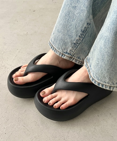 wears(ウェアーズ)の「【軽量・厚底】ボリュームソールビーチサンダル(サンダル・レディース・ブラック/オフホワイト/ベージュ・24.5cm/23.5cm)」の19枚目の写真