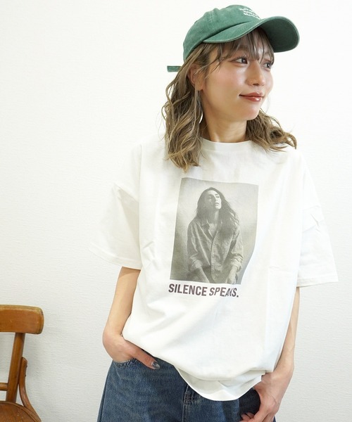 gossara(ゴサラ)の「【主役級Tシャツ】天竺フォトプリントT(Tシャツ/カットソー・レディース・ブラック/オフホワイト/ブラウン・FREE)」の1枚目の写真