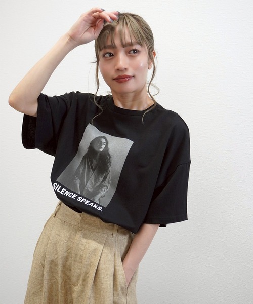 gossara(ゴサラ)の「【主役級Tシャツ】天竺フォトプリントT(Tシャツ/カットソー・レディース・ブラック/オフホワイト/ブラウン・FREE)」の20枚目の写真