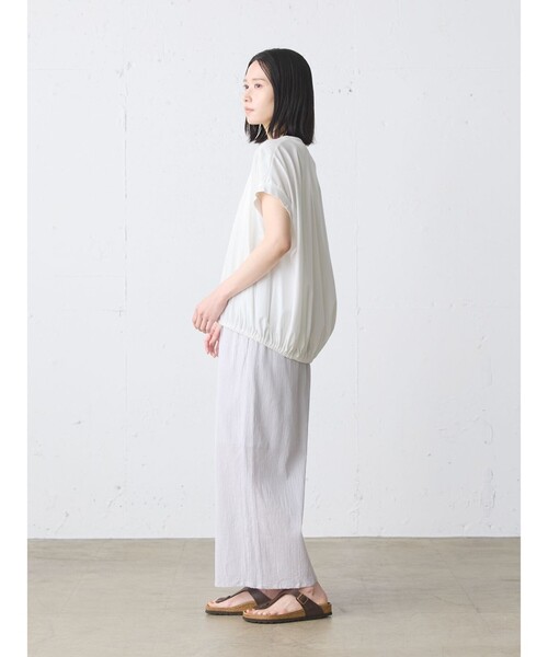 MidiUmi(ミディウミ)の「MidiUmi ヘムギャザーノースリーブ(Tシャツ/カットソー・レディース・チャコールグレー/ブラック/オフホワイト・FREE)」の13枚目の写真