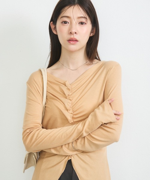 krahe（クレーエ）の「シャーリング ドレープ長袖カットソー（ニット/セーター・レディース・ベージュ/ホワイト・FREE）」の2枚目の写真