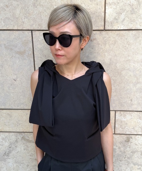 JENNE(ジェンヌ)の「リボンVネックトップス(その他トップス・レディース・ネイビー/ブラック/ホワイト・LARGE/MEDIUM/SMALL)」の3枚目の写真
