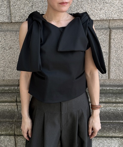 JENNE(ジェンヌ)の「リボンVネックトップス(その他トップス・レディース・ネイビー/ブラック/ホワイト・LARGE/MEDIUM/SMALL)」の8枚目の写真