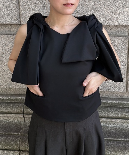 JENNE(ジェンヌ)の「リボンVネックトップス(その他トップス・レディース・ネイビー/ブラック/ホワイト・LARGE/MEDIUM/SMALL)」の12枚目の写真