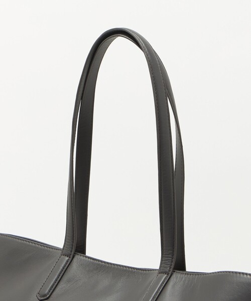 A DAY IN THE LIFE UNITED ARROWS(アデイインザライフユナイテッドアローズ)の「スムース レザー トートバッグ<A DAY IN THE LIFE>(トートバッグ・メンズ・ダークグレー/ブラック・FREE)」の10枚目の写真
