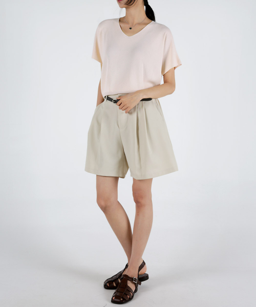 UMM(ウム)の「レディース サマー ソフトタッチ Vネックニット 3COLOR(Tシャツ/カットソー・レディース・ベージュ/ブラック/ライトピンク・F)」の5枚目の写真