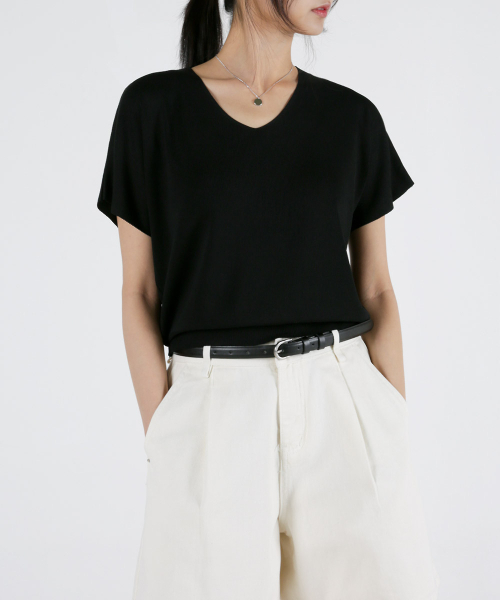 UMM(ウム)の「レディース サマー ソフトタッチ Vネックニット 3COLOR(Tシャツ/カットソー・レディース・ベージュ/ブラック/ライトピンク・F)」の13枚目の写真