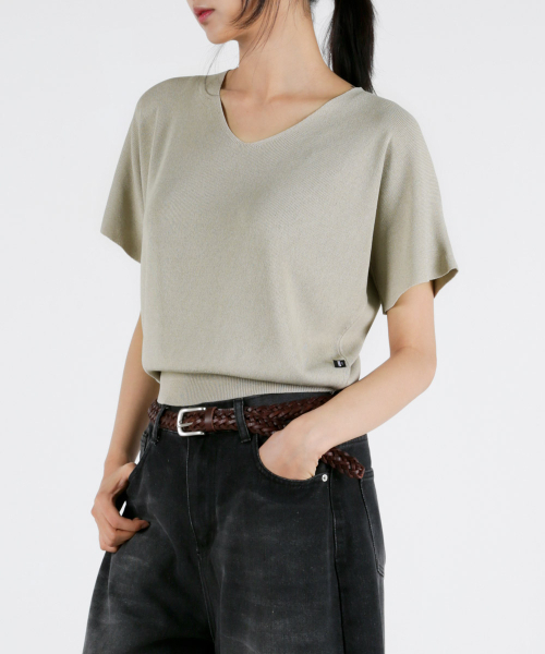 UMM(ウム)の「レディース サマー ソフトタッチ Vネックニット 3COLOR(Tシャツ/カットソー・レディース・ベージュ/ブラック/ライトピンク・F)」の19枚目の写真