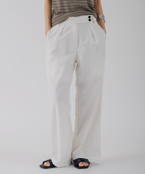 MUHET(ミュエータ)の「waist design straight pants / ウエストデザインストレートパンツ(スラックス・レディース・ブラウン/オフホワイト/チャコールグレー・MEDIUM/SMALL/LARGE)」の2枚目の写真