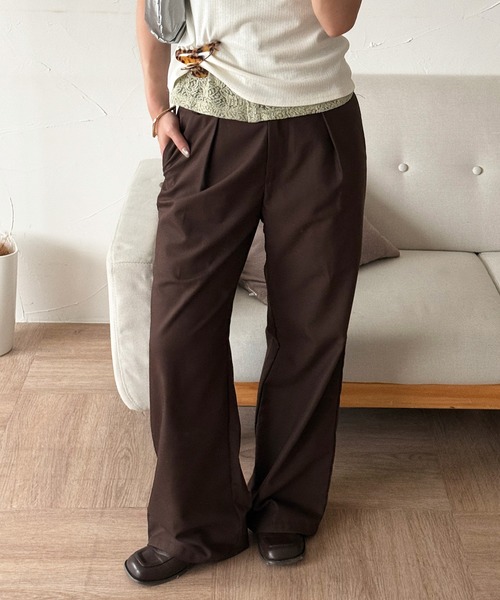 MUHET(ミュエータ)の「waist design straight pants / ウエストデザインストレートパンツ(スラックス・レディース・ブラウン/オフホワイト/チャコールグレー・MEDIUM/SMALL/LARGE)」の5枚目の写真
