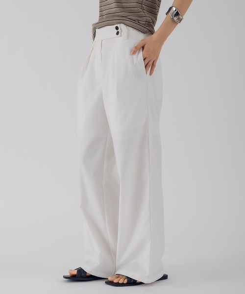 MUHET(ミュエータ)の「waist design straight pants / ウエストデザインストレートパンツ(スラックス・レディース・ブラウン/オフホワイト/チャコールグレー・MEDIUM/SMALL/LARGE)」の21枚目の写真