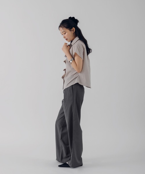 MUHET(ミュエータ)の「waist design straight pants / ウエストデザインストレートパンツ(スラックス・レディース・ブラウン/オフホワイト/チャコールグレー・MEDIUM/SMALL/LARGE)」の18枚目の写真