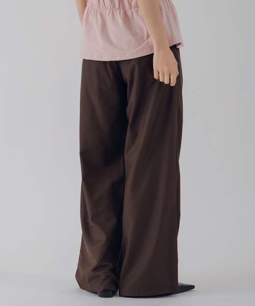 MUHET(ミュエータ)の「waist design straight pants / ウエストデザインストレートパンツ(スラックス・レディース・ブラウン/オフホワイト/チャコールグレー・MEDIUM/SMALL/LARGE)」の8枚目の写真