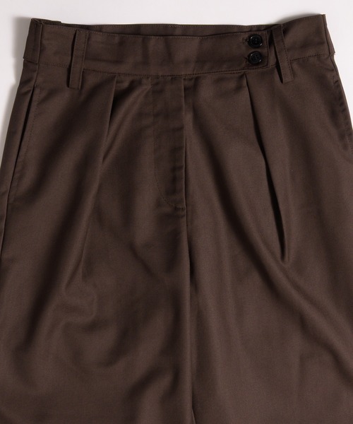 MUHET(ミュエータ)の「waist design straight pants / ウエストデザインストレートパンツ(スラックス・レディース・ブラウン/オフホワイト/チャコールグレー・MEDIUM/SMALL/LARGE)」の4枚目の写真