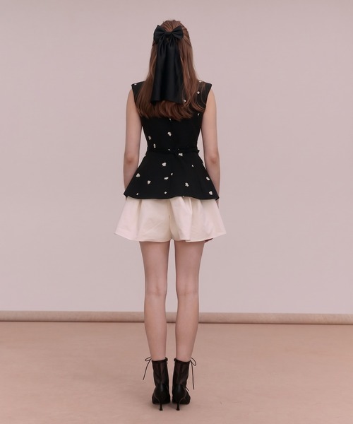EIMY ISTOIRE(エイミーイストワール)の「CONSCIOUS TAILORED GILET(ベスト・レディース・オフホワイト/ピンクベージュ/ブラック・F)」の9枚目の写真