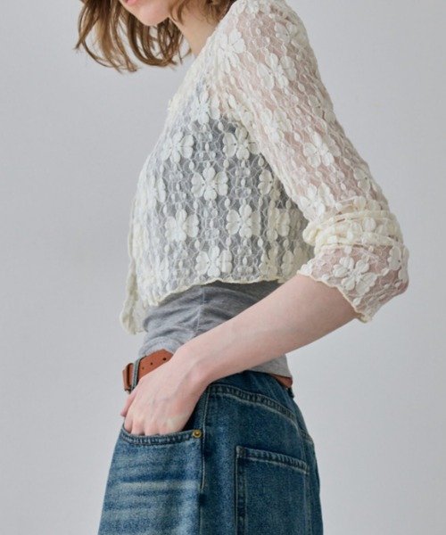 flaeu(フラユ)の「Flower Lace Short Cardigan(カーディガン/ボレロ・レディース・ブラック/アイボリー・FREE)」の3枚目の写真