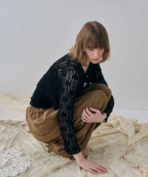 flaeu(フラユ)の「Flower Lace Short Cardigan(カーディガン/ボレロ・レディース・ブラック/アイボリー・FREE)」の11枚目の写真