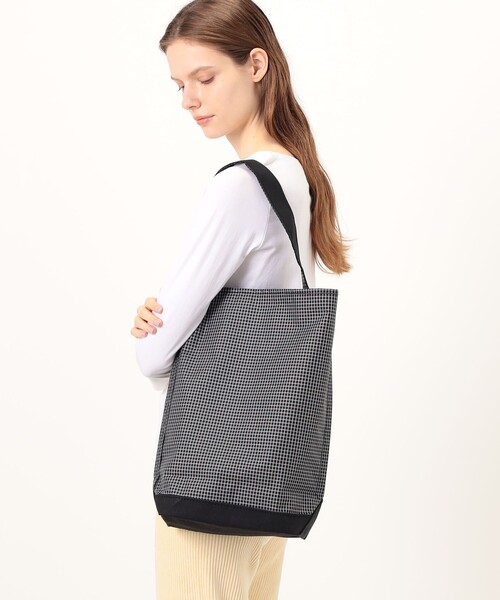 TEMBEA(テンベア)の「TEMBEA BAGUETTE ULTRA GRID トートバッグ(トートバッグ・レディース・ブラック・FREE)」の2枚目の写真