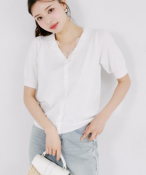 tocco closet(トッコ クローゼット)の「【ZOZO限定】接触冷感フラワーレース襟半袖カーディガン(ニット/セーター・レディース・ラベンダー/ネイビー/ブラック/オフホワイト・M)」の1枚目の写真