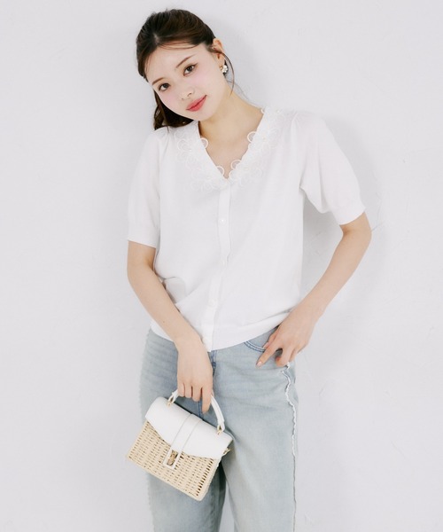 tocco closet(トッコ クローゼット)の「【ZOZO限定】接触冷感フラワーレース襟半袖カーディガン(ニット/セーター・レディース・ラベンダー/ネイビー/ブラック/オフホワイト・M)」の11枚目の写真