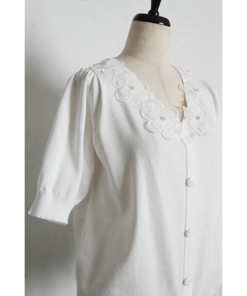 tocco closet(トッコ クローゼット)の「【ZOZO限定】接触冷感フラワーレース襟半袖カーディガン(ニット/セーター・レディース・ラベンダー/ネイビー/ブラック/オフホワイト・M)」の8枚目の写真