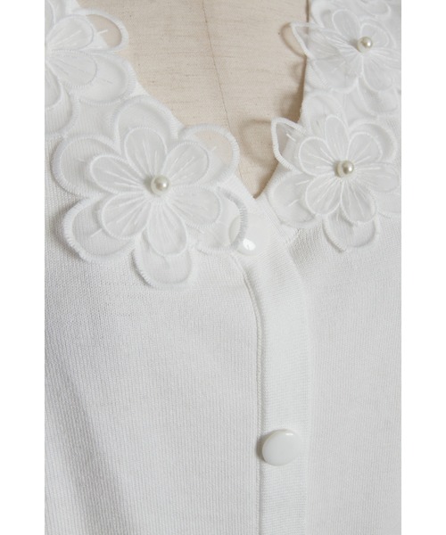 tocco closet(トッコ クローゼット)の「【ZOZO限定】接触冷感フラワーレース襟半袖カーディガン(ニット/セーター・レディース・ラベンダー/ネイビー/ブラック/オフホワイト・M)」の6枚目の写真