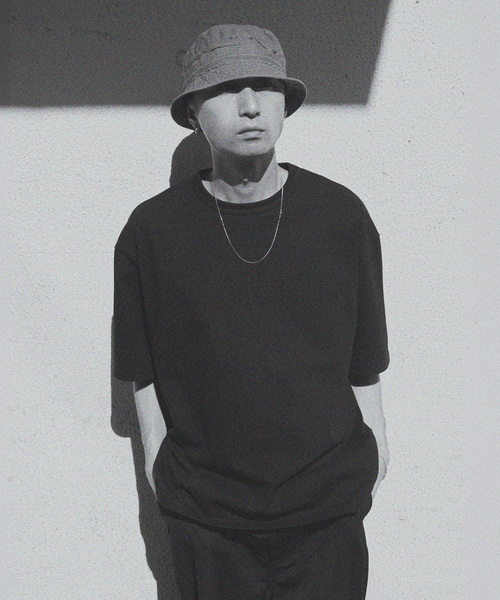 WISM(ウィズム)の「WISM ORIGINAL PRODUCT BASIC TEE(Tシャツ/カットソー・メンズ・ホワイト/ブラック・LARGE/MEDIUM)」の3枚目の写真