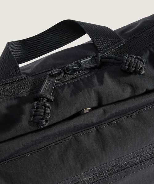 VANS（バンズ）の「WILDER クロスボディバッグ / Wilder Crossbody Black VN000SSHBLK1（ボディバッグ/ウエストポーチ・メンズ・ブラック・ONE SIZE）」の6枚目の写真