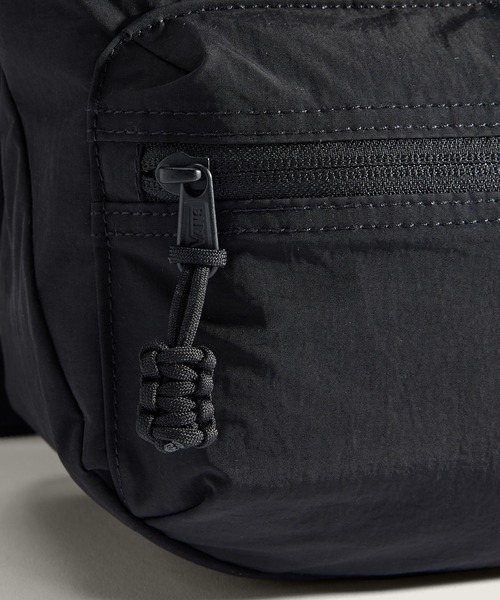 VANS（バンズ）の「WILDER クロスボディバッグ / Wilder Crossbody Black VN000SSHBLK1（ボディバッグ/ウエストポーチ・メンズ・ブラック・ONE SIZE）」の7枚目の写真