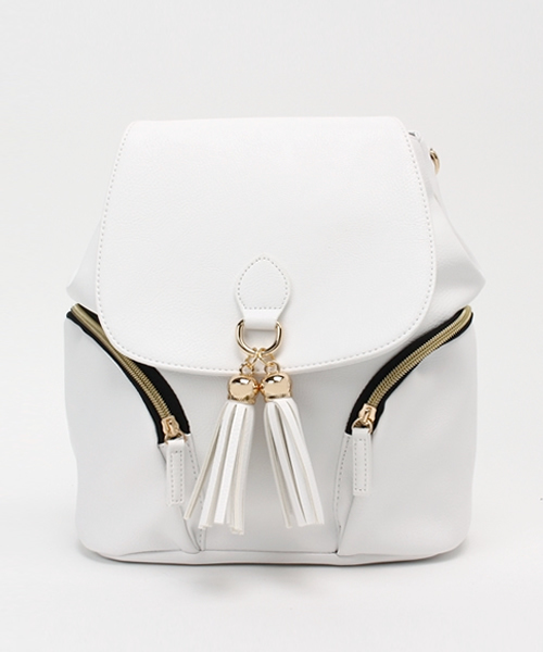 earth music&ecology(アースミュージックアンドエコロジー)の「【MORE5月号掲載】【2016Spring】2way合皮リュック(ショルダーバッグ・レディース・ホワイト/ブラック・FREE)」の1枚目の写真