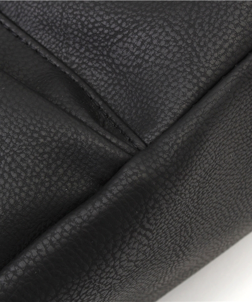 earth music&ecology(アースミュージックアンドエコロジー)の「【MORE5月号掲載】【2016Spring】2way合皮リュック(ショルダーバッグ・レディース・ホワイト/ブラック・FREE)」の13枚目の写真