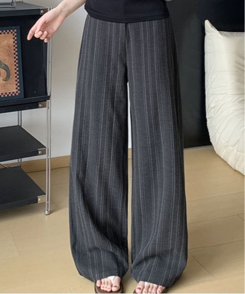 &soiree(アンドソワレ)の「ランダムストライプワイドスラックス(スラックス・レディース・グレー/ブラック/ベージュ・X-LARGE/LARGE/MEDIUM/SMALL)」の1枚目の写真