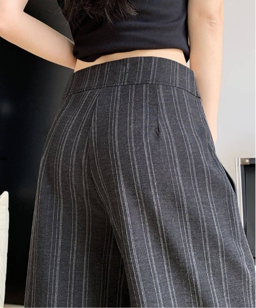 &soiree(アンドソワレ)の「ランダムストライプワイドスラックス(スラックス・レディース・グレー/ブラック/ベージュ・X-LARGE/LARGE/MEDIUM/SMALL)」の4枚目の写真