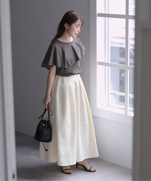 La TOTALITE（ラトータリテ）の「【洗える】《追加》ケープカットソー（Tシャツ/カットソー・レディース・バーガンディー/グレー/グリーン・FREE）」の4枚目の写真