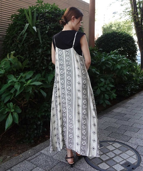 CORNERS(コーナーズ)の「エスニックストライプキャミワンピース(ワンピース・レディース・アイボリー/ブラック・M)」の18枚目の写真