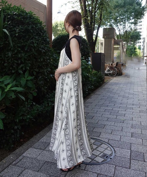 CORNERS(コーナーズ)の「エスニックストライプキャミワンピース(ワンピース・レディース・アイボリー/ブラック・M)」の19枚目の写真