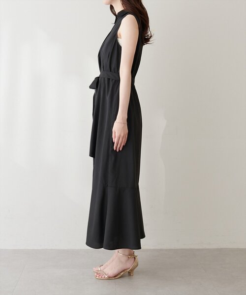 natural couture(ナチュラルクチュール)の「アシンメトリーヘムシャツワンピース(シャツワンピース・レディース・ブラック/ネイビー/イエロー/ブルー・FREE)」の10枚目の写真