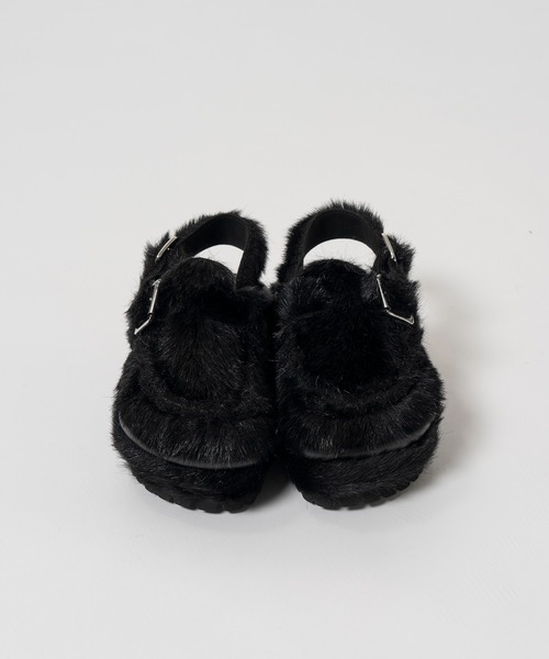 MAISON SPECIAL(メゾンスペシャル)の「Fur-Like Volume Sole Slingback Mules/ファーライクボリュームソールスリングバックミュール(その他シューズ・レディース・ブラック・36/38/37)」の2枚目の写真
