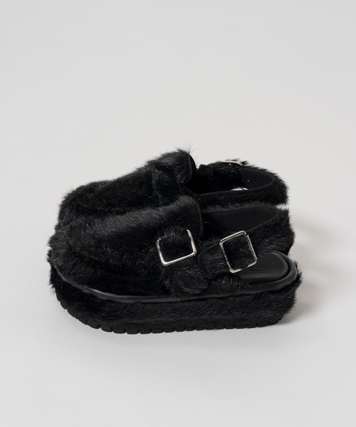 MAISON SPECIAL(メゾンスペシャル)の「Fur-Like Volume Sole Slingback Mules/ファーライクボリュームソールスリングバックミュール(その他シューズ・レディース・ブラック・36/38/37)」の3枚目の写真