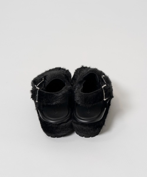 MAISON SPECIAL(メゾンスペシャル)の「Fur-Like Volume Sole Slingback Mules/ファーライクボリュームソールスリングバックミュール(その他シューズ・レディース・ブラック・36/38/37)」の4枚目の写真